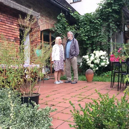 Apartman W Domu Z Ogrodem W Milanowku