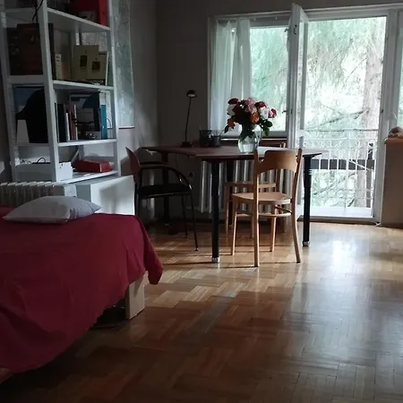 Apartman W Domu Z Ogrodem W Milanowku *