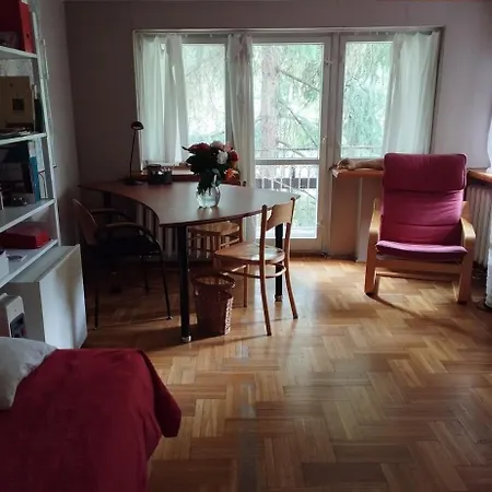 W Domu Z Ogrodem W Milanowku *