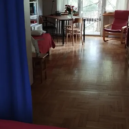 Apartman W Domu Z Ogrodem W Milanowku