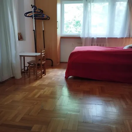 W Domu Z Ogrodem W Milanowku Apartman *